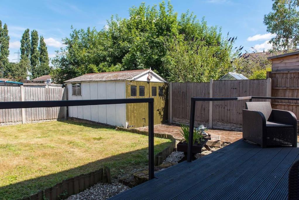 Modern Three Bedroom Home In Castle Donington Buitenkant foto