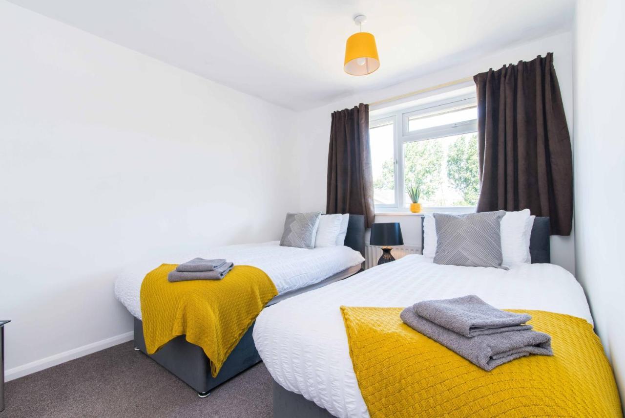 Modern Three Bedroom Home In Castle Donington Buitenkant foto